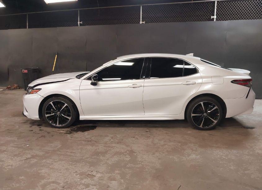 Photo 14 of 2019 Toyota Camry XSE (VIN 4T1B61HK6KU796490)