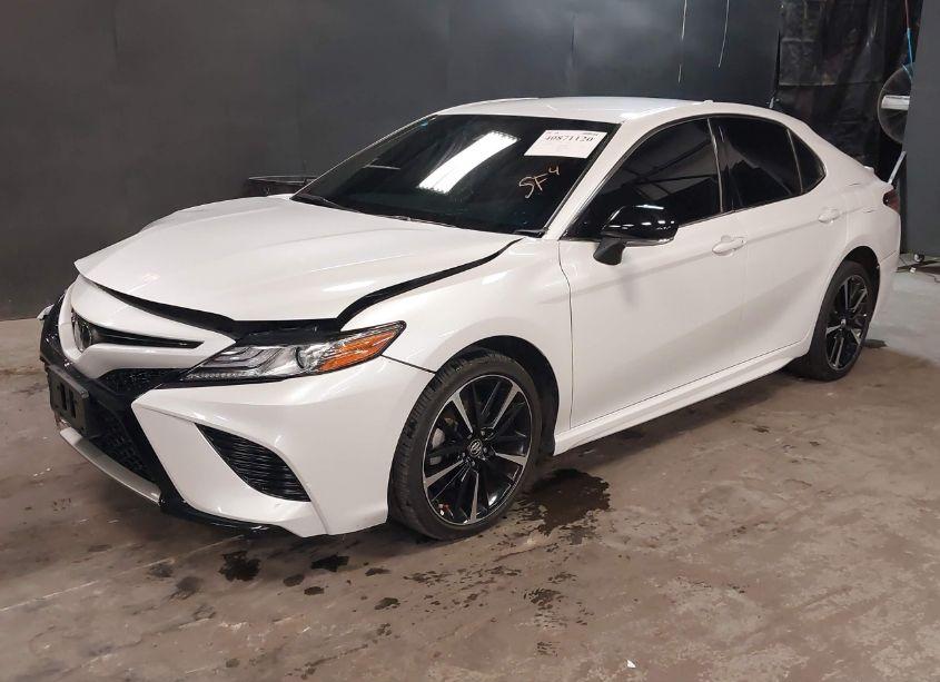 Photo 2 of 2019 Toyota Camry XSE (VIN 4T1B61HK6KU796490)