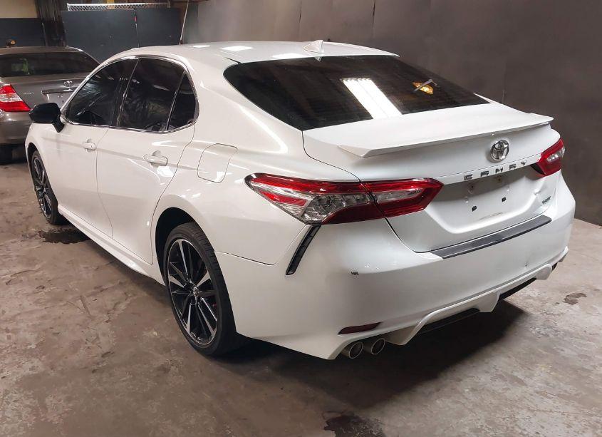 Photo 3 of 2019 Toyota Camry XSE (VIN 4T1B61HK6KU796490)