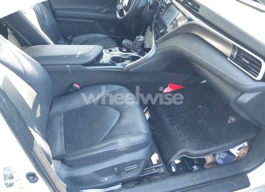 Photo 5 of 2018 Toyota Camry XSE (VIN 4T1B61HK7JU002076)