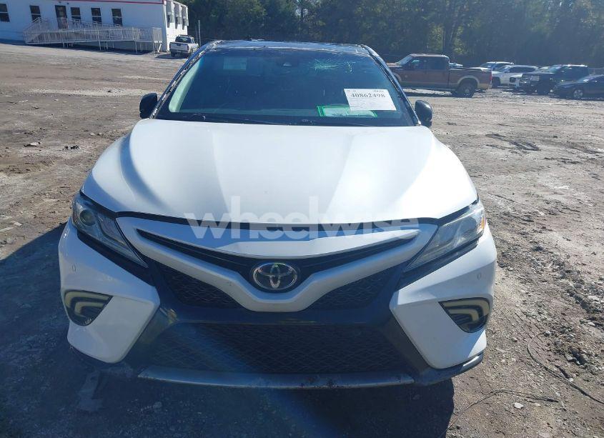 Photo 11 of 2018 Toyota Camry XSE (VIN 4T1B61HK7JU122346)