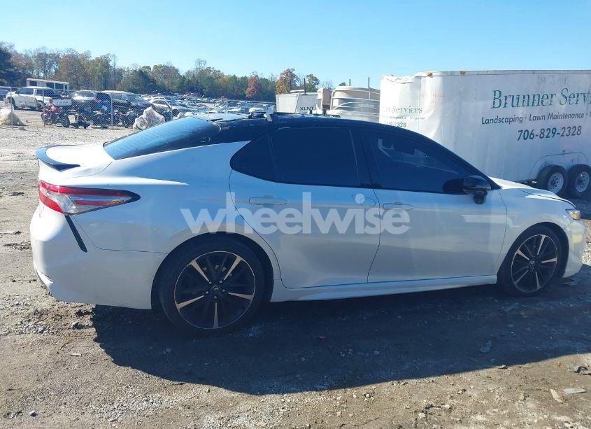 Photo 12 of 2018 Toyota Camry XSE (VIN 4T1B61HK7JU122346)