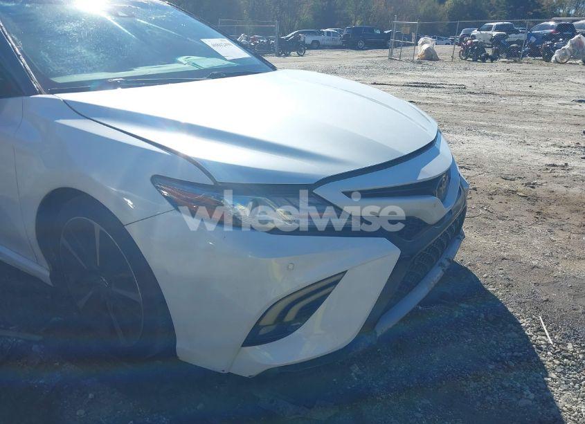 Photo 16 of 2018 Toyota Camry XSE (VIN 4T1B61HK7JU122346)
