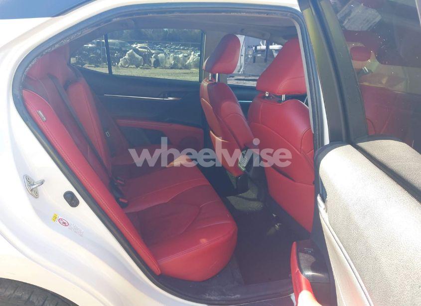 Photo 8 of 2018 Toyota Camry XSE (VIN 4T1B61HK7JU122346)