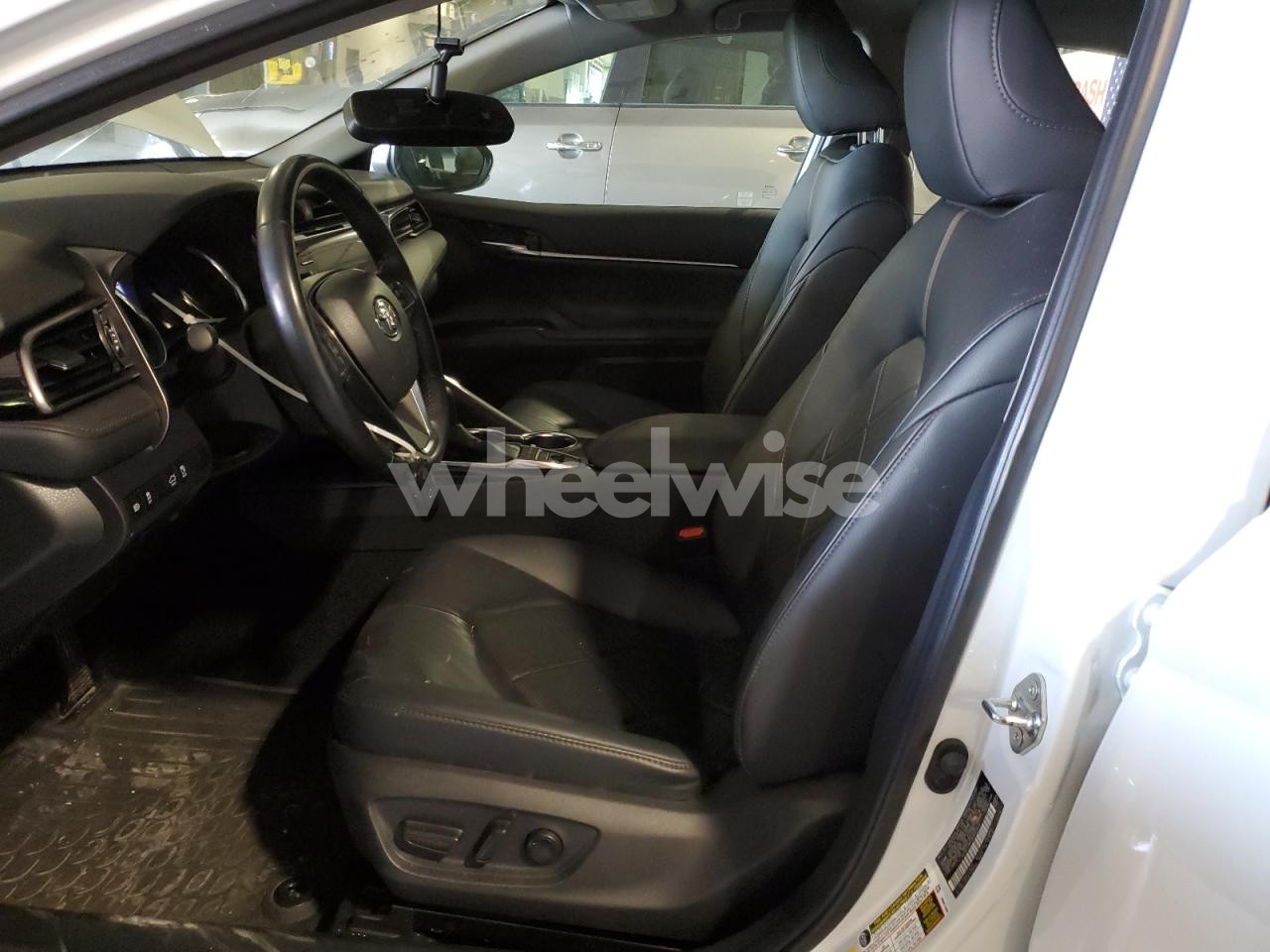 Photo 7 of 2019 TOYOTA CAMRY L (VIN 4T1B61HK7KU182063)