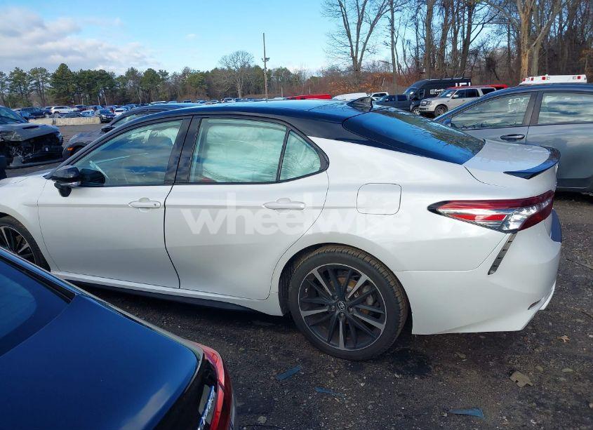 Photo 14 of 2019 Toyota Camry XSE (VIN 4T1B61HK7KU205566)