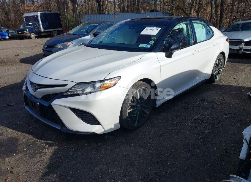 Photo 2 of 2019 Toyota Camry XSE (VIN 4T1B61HK7KU205566)