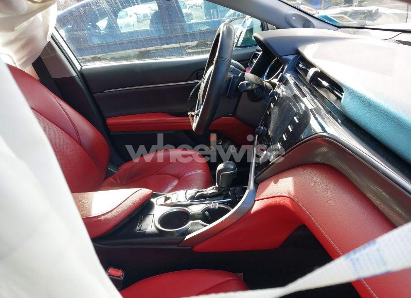 Photo 5 of 2019 Toyota Camry XSE (VIN 4T1B61HK7KU205566)