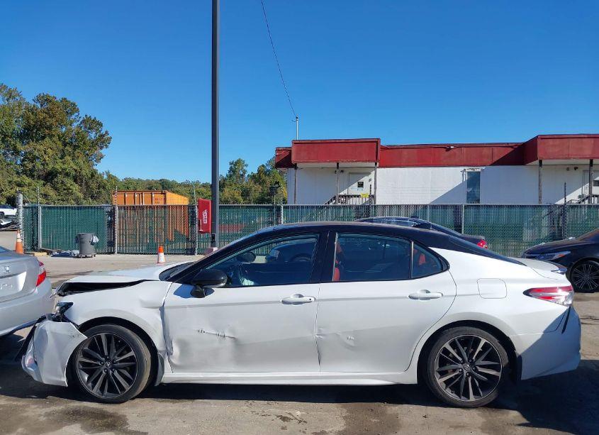 Photo 14 of 2019 Toyota Camry XSE (VIN 4T1B61HK7KU209648)