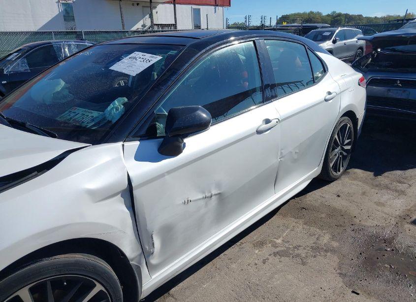 Photo 17 of 2019 Toyota Camry XSE (VIN 4T1B61HK7KU209648)