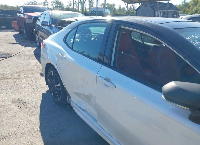 Photo 18 of 2019 Toyota Camry XSE (VIN 4T1B61HK7KU209648)