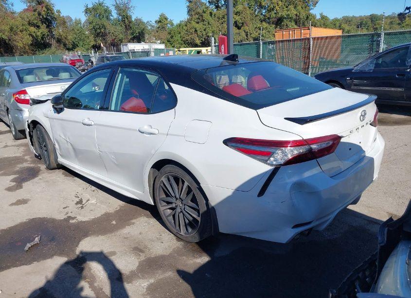 Photo 3 of 2019 Toyota Camry XSE (VIN 4T1B61HK7KU209648)