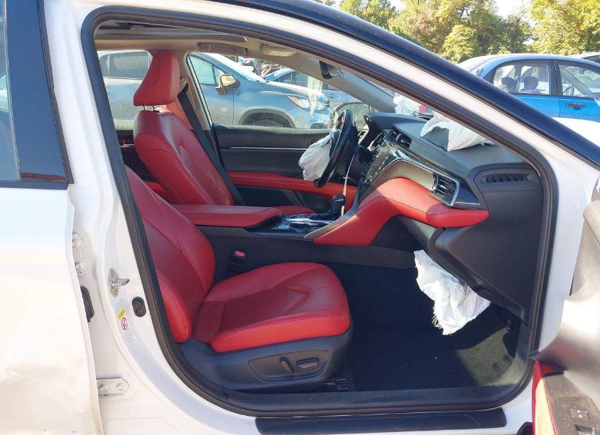 Photo 5 of 2019 Toyota Camry XSE (VIN 4T1B61HK7KU209648)