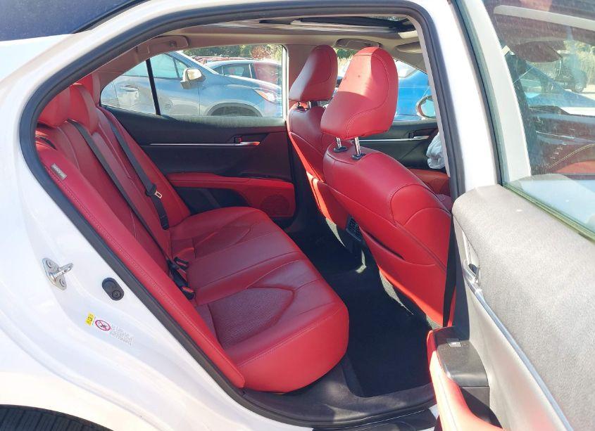 Photo 8 of 2019 Toyota Camry XSE (VIN 4T1B61HK7KU209648)