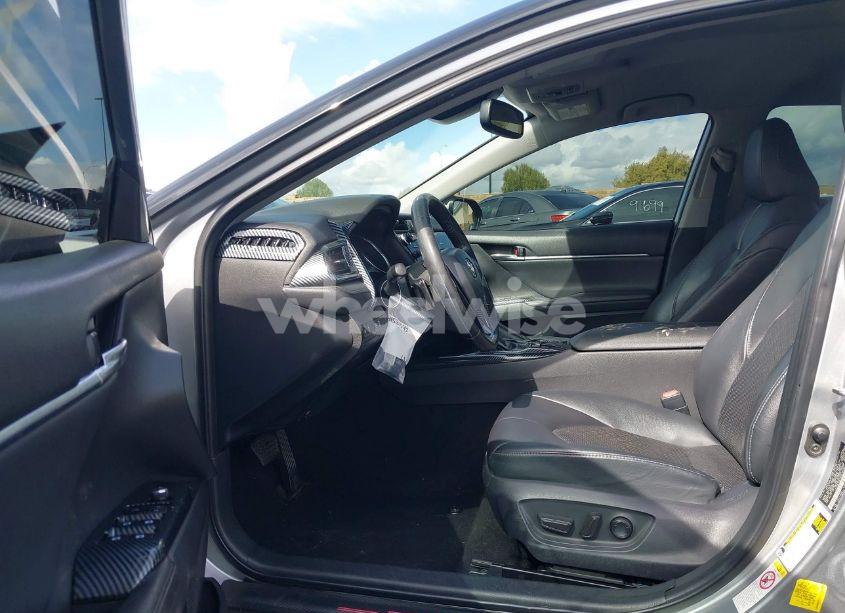 Photo 5 of 2019 Toyota Camry XSE (VIN 4T1B61HK7KU216129)