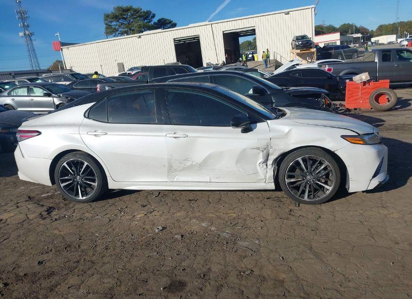 Photo 13 of 2019 Toyota Camry XSE (VIN 4T1B61HK7KU239796)