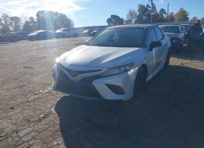 Photo 2 of 2019 Toyota Camry XSE (VIN 4T1B61HK7KU239796)