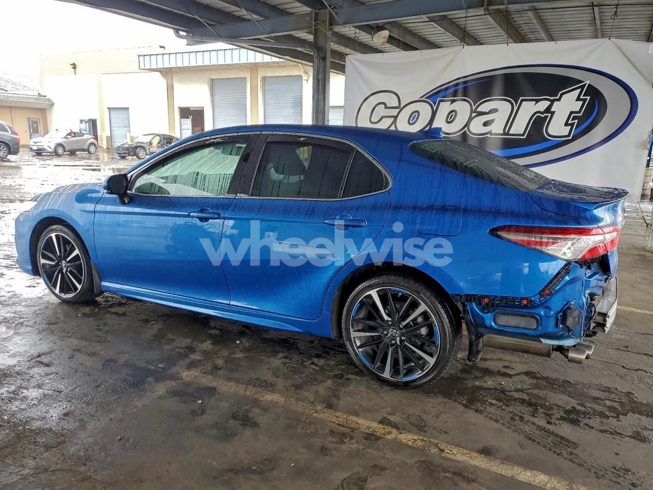 Photo 2 of 2019 TOYOTA CAMRY XSE (VIN 4T1B61HK7KU261927)