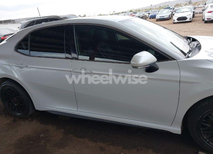 Photo 14 of 2019 Toyota Camry XSE (VIN 4T1B61HK7KU299772)