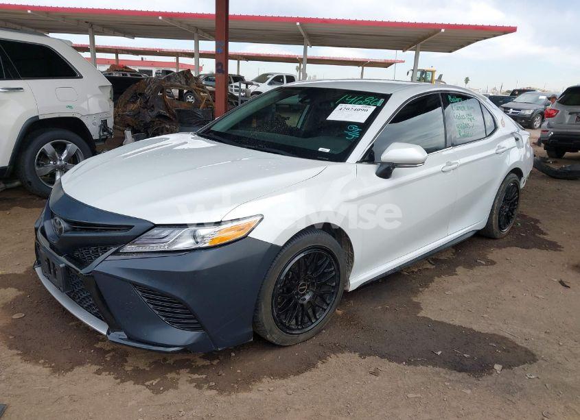 Photo 2 of 2019 Toyota Camry XSE (VIN 4T1B61HK7KU299772)
