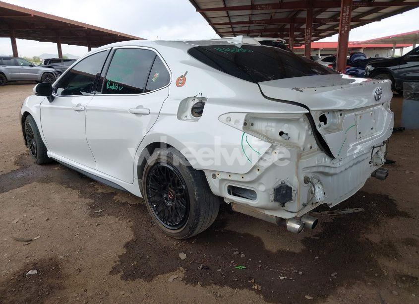 Photo 3 of 2019 Toyota Camry XSE (VIN 4T1B61HK7KU299772)