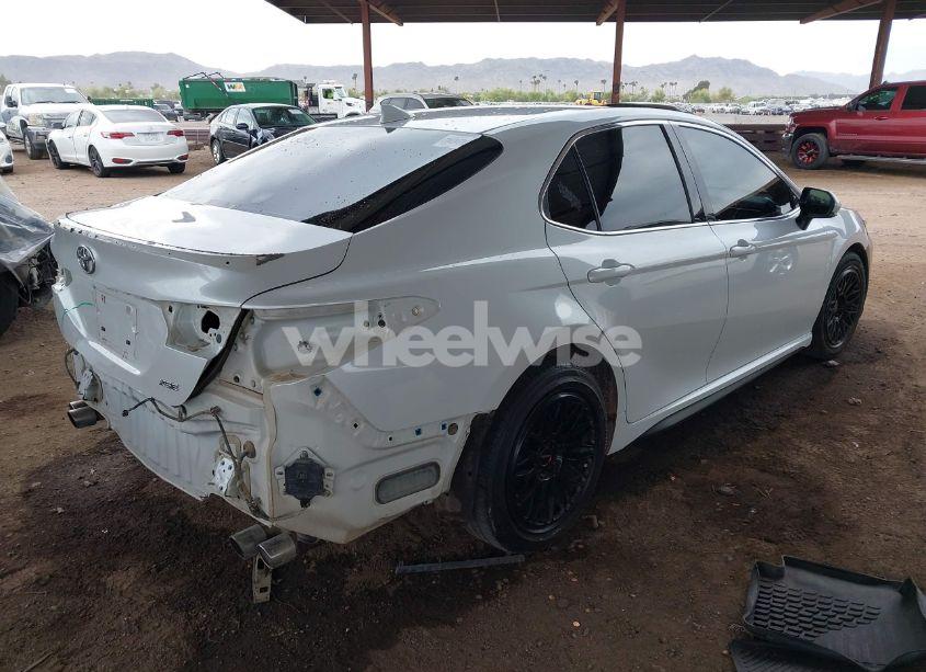 Photo 4 of 2019 Toyota Camry XSE (VIN 4T1B61HK7KU299772)