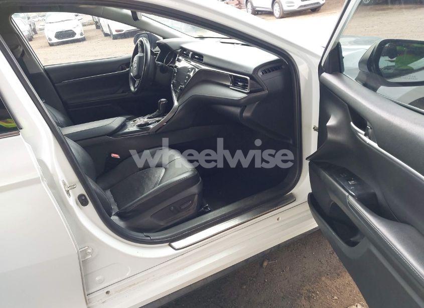 Photo 5 of 2019 Toyota Camry XSE (VIN 4T1B61HK7KU299772)