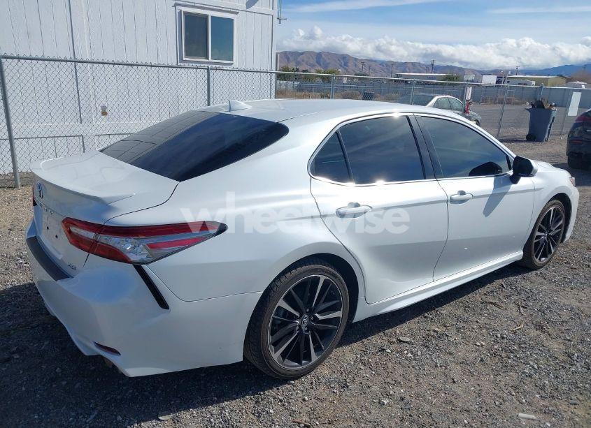 Photo 4 of 2019 Toyota Camry XSE (VIN 4T1B61HK7KU732877)