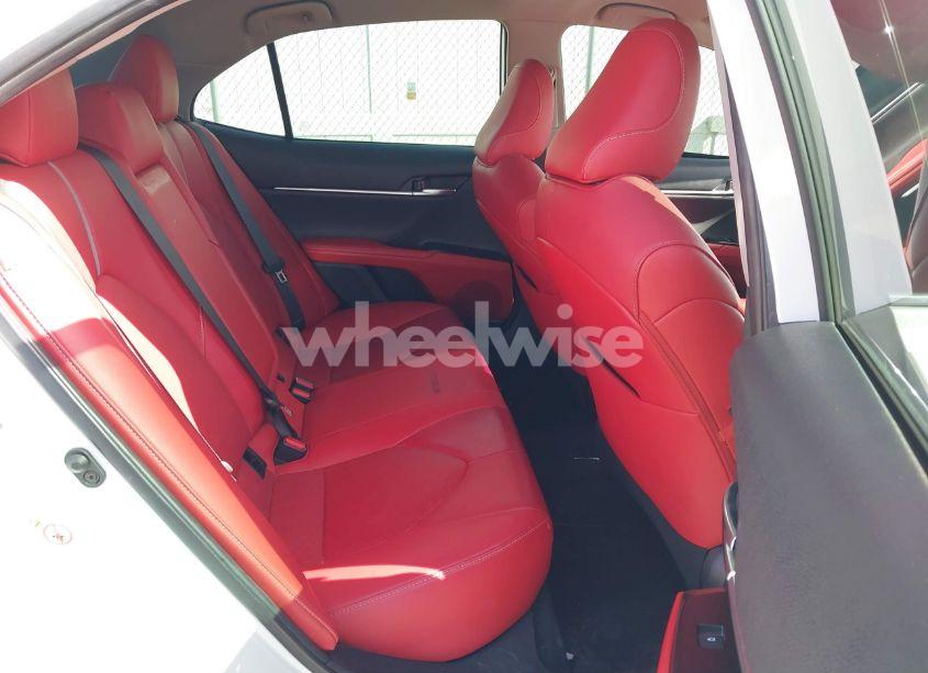 Photo 8 of 2019 Toyota Camry XSE (VIN 4T1B61HK7KU732877)