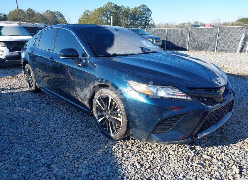 2019 Toyota Camry XSE (VIN 4T1B61HK7KU771341) main photo