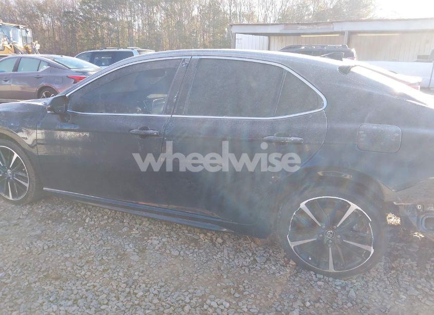 Photo 14 of 2019 Toyota Camry XSE (VIN 4T1B61HK7KU771341)