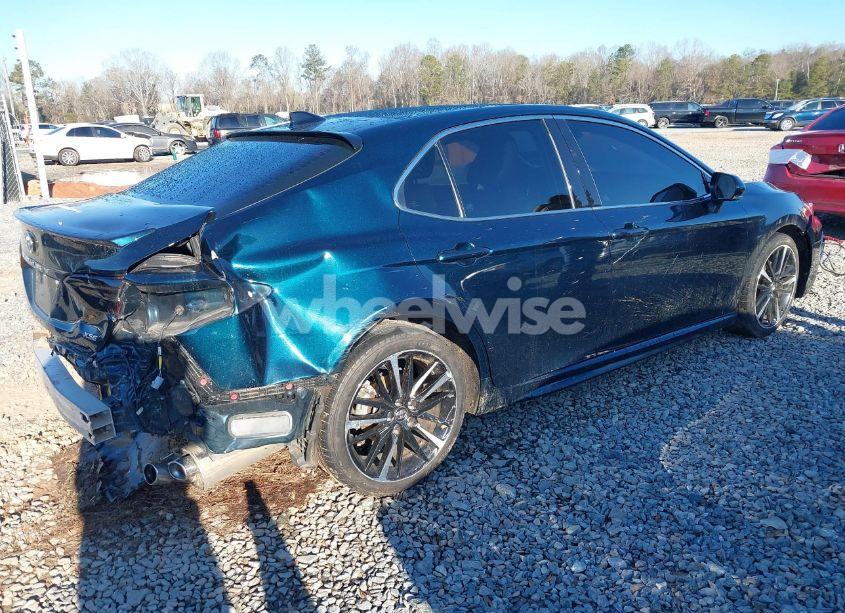 Photo 4 of 2019 Toyota Camry XSE (VIN 4T1B61HK7KU771341)