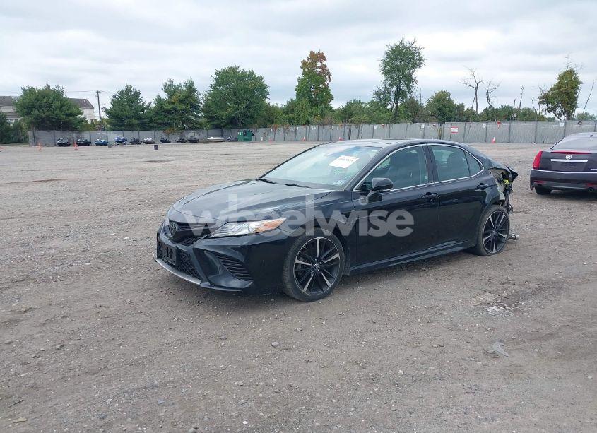 Photo 2 of 2019 Toyota Camry XSE (VIN 4T1B61HK7KU827181)