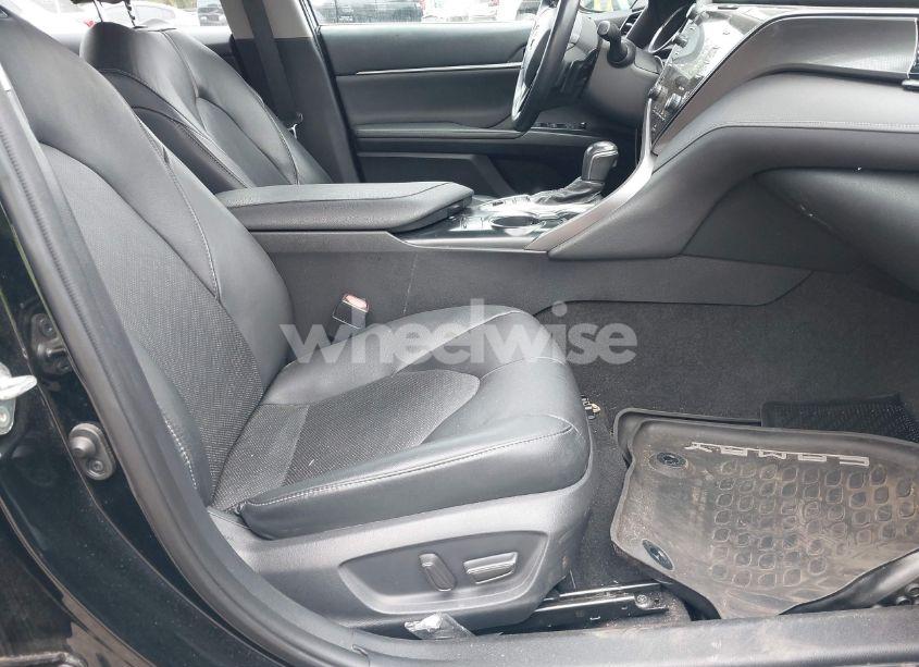 Photo 5 of 2019 Toyota Camry XSE (VIN 4T1B61HK7KU827181)