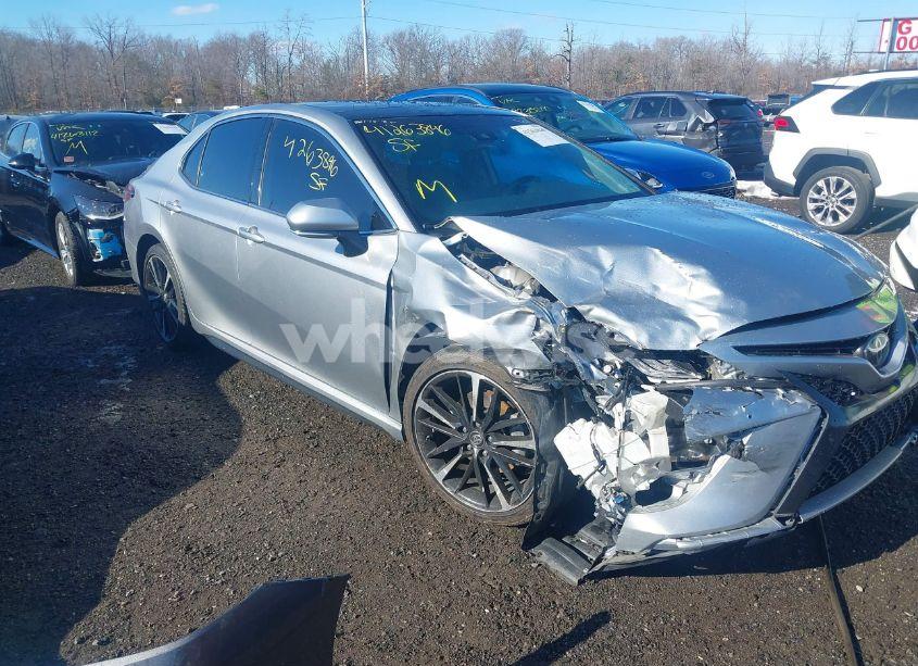 2019 Toyota Camry XSE (VIN 4T1B61HK7KU844160) main photo