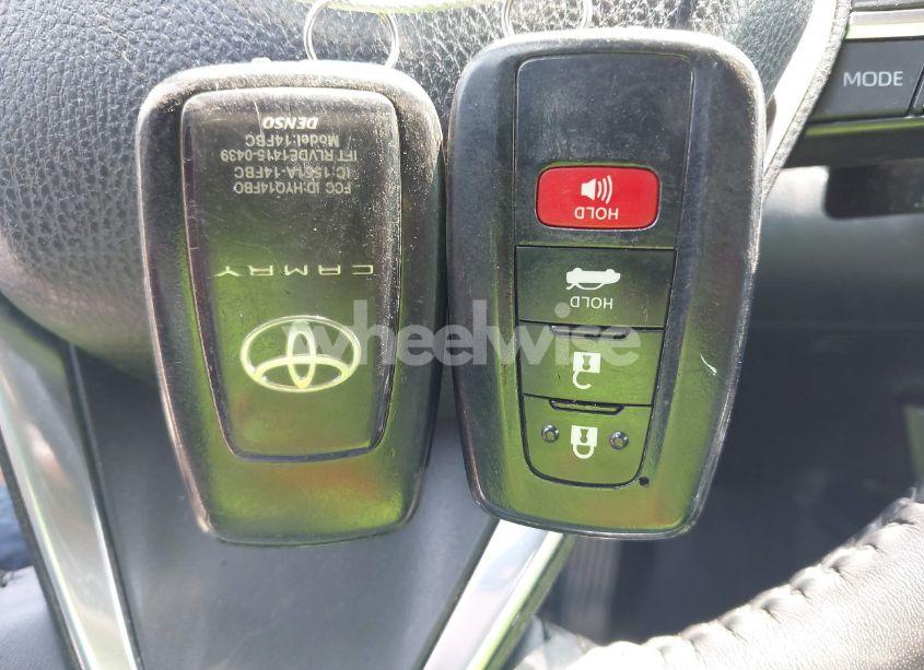 Photo 11 of 2018 Toyota Camry XSE (VIN 4T1B61HK8JU148437)