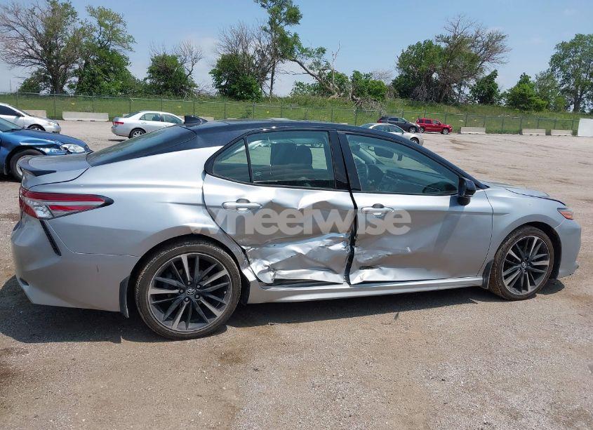 Photo 13 of 2018 Toyota Camry XSE (VIN 4T1B61HK8JU148437)