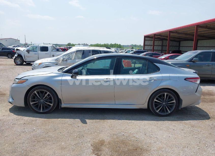 Photo 14 of 2018 Toyota Camry XSE (VIN 4T1B61HK8JU148437)