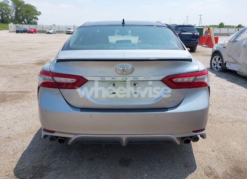 Photo 16 of 2018 Toyota Camry XSE (VIN 4T1B61HK8JU148437)