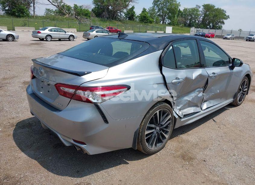 Photo 4 of 2018 Toyota Camry XSE (VIN 4T1B61HK8JU148437)