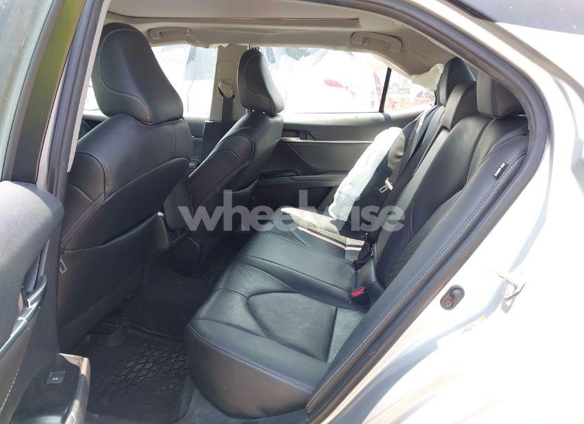 Photo 8 of 2018 Toyota Camry XSE (VIN 4T1B61HK8JU148437)