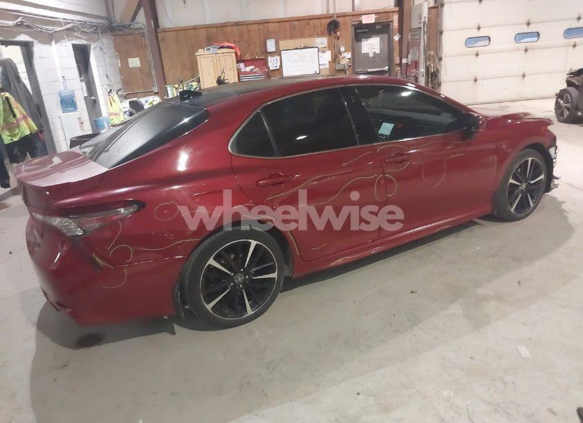 Photo 4 of 2019 Toyota Camry XSE (VIN 4T1B61HK8KU196036)