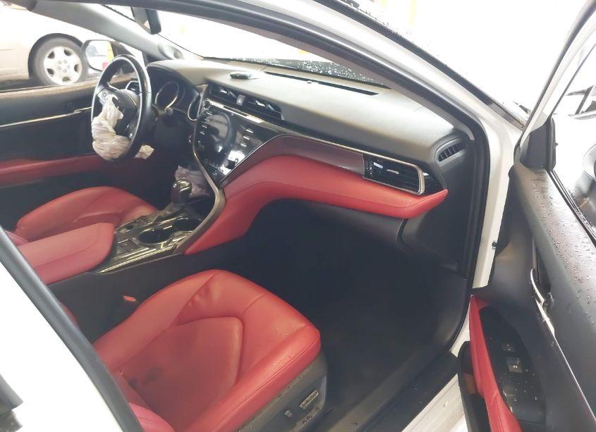 Photo 5 of 2019 Toyota Camry XSE (VIN 4T1B61HK8KU295665)