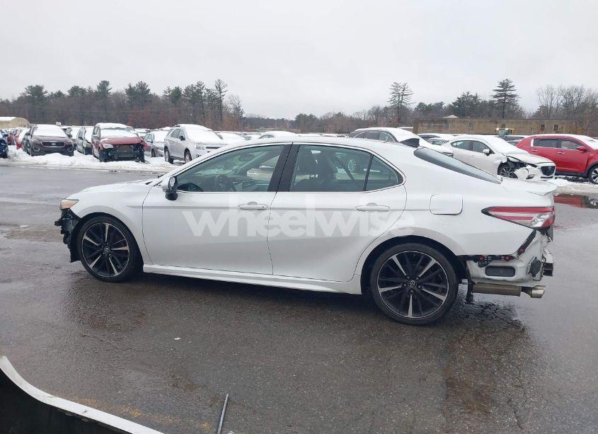 Photo 15 of 2019 Toyota Camry XSE (VIN 4T1B61HK8KU740633)