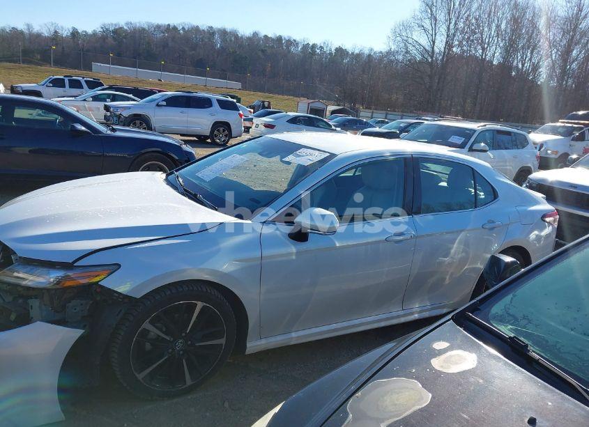 Photo 14 of 2018 Toyota Camry XSE (VIN 4T1B61HK9JU011331)