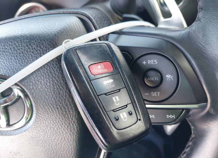 Photo 11 of 2018 Toyota Camry XSE (VIN 4T1B61HK9JU023589)