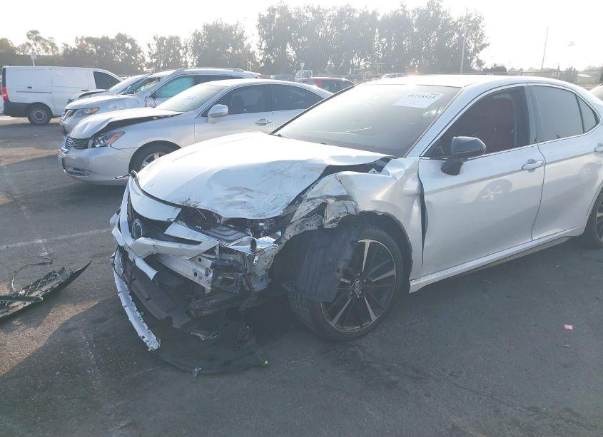 Photo 6 of 2018 Toyota Camry XSE (VIN 4T1B61HK9JU023589)