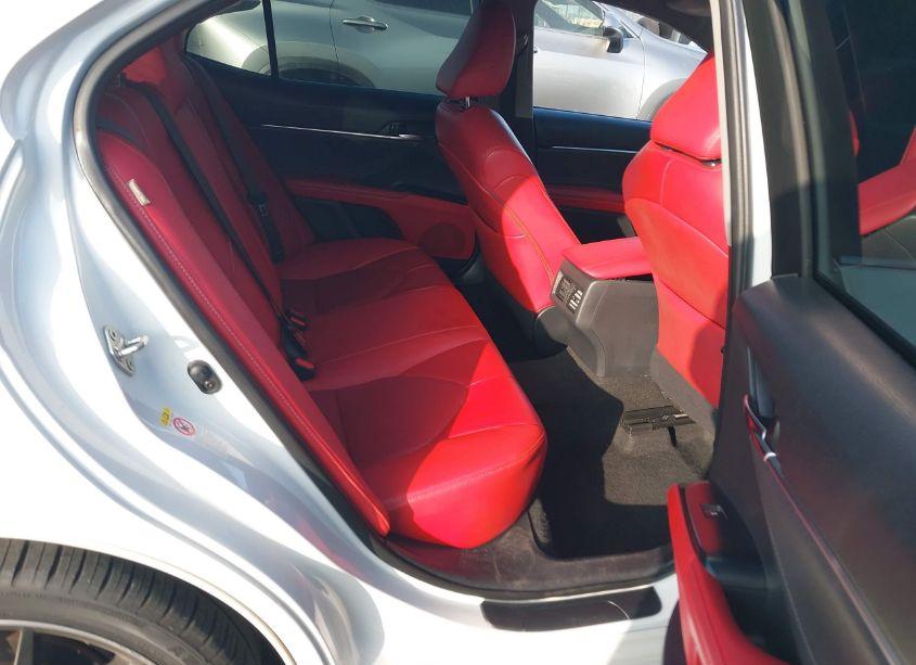 Photo 8 of 2018 Toyota Camry XSE (VIN 4T1B61HK9JU023589)