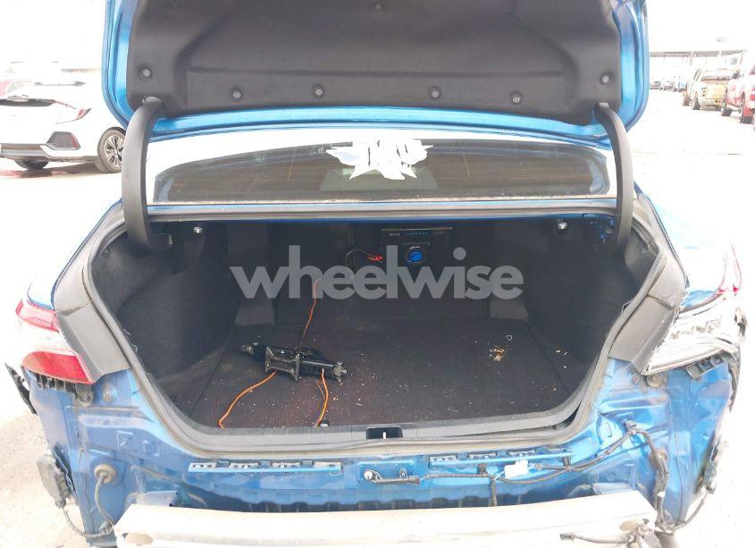 Photo 18 of 2018 Toyota Camry XSE (VIN 4T1B61HK9JU052364)