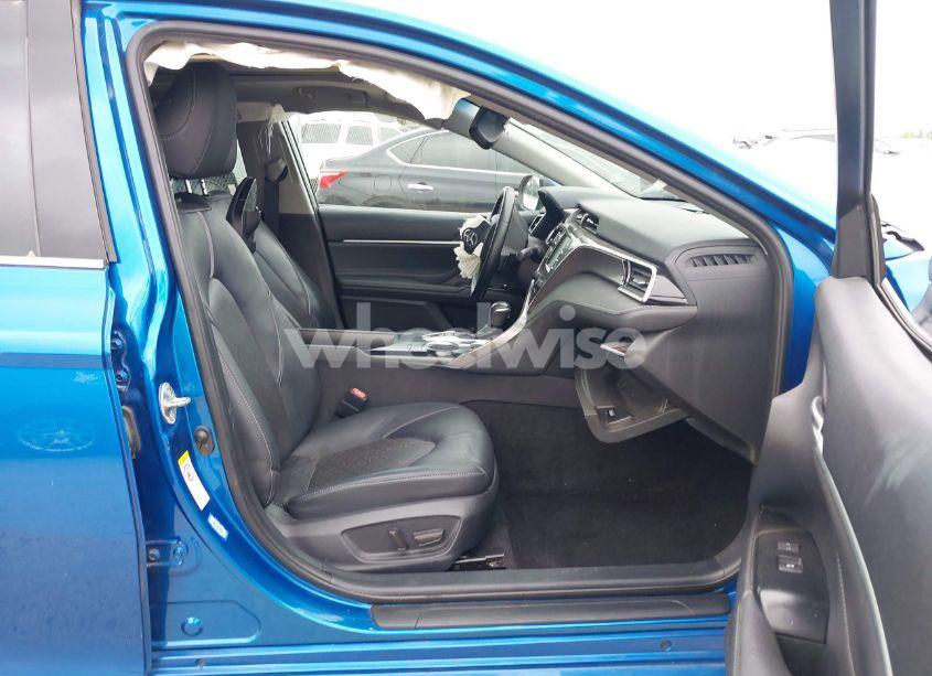 Photo 5 of 2018 Toyota Camry XSE (VIN 4T1B61HK9JU052364)